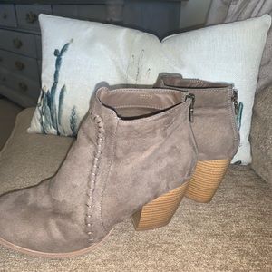 grey booties with zipper